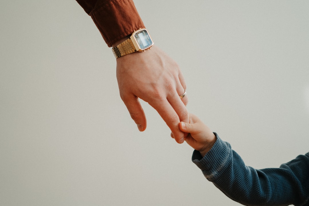 Controle Parental: Monitore Conversas dos Filhos