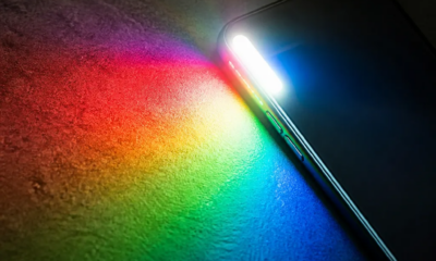 Lanterna RGB Colorida: Transforme Seu Celular em Luz Neon